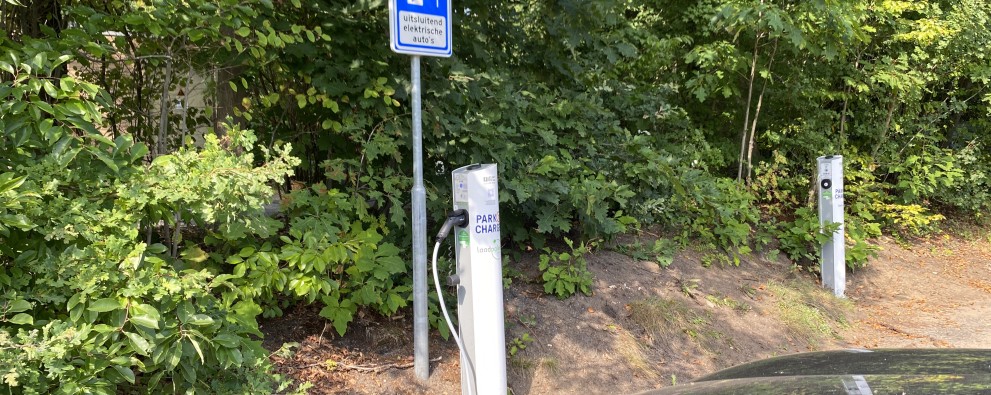Charging point car and bike