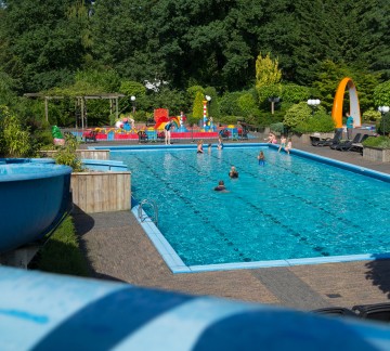 Swimming gpool